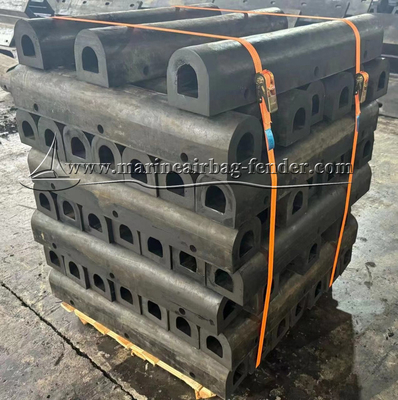 Customized D Type Rubber Fender , Marine Solid Fender For Ship Protecttion