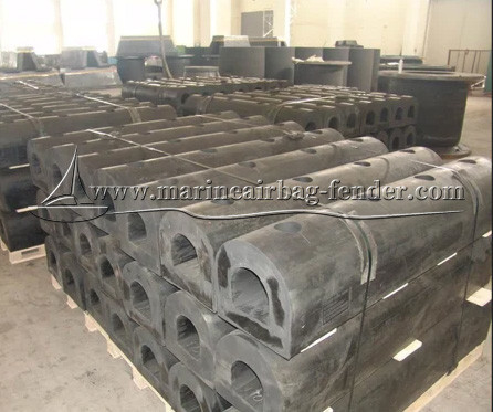 Heavy Duty Hot Galvanizing Chain Ship Docking D Type Fender Bolted Installation