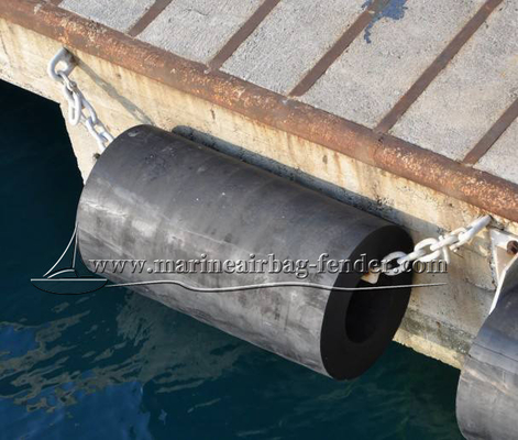 Cylindrical Marine Rubber Fender Bolted Installation For Offshore