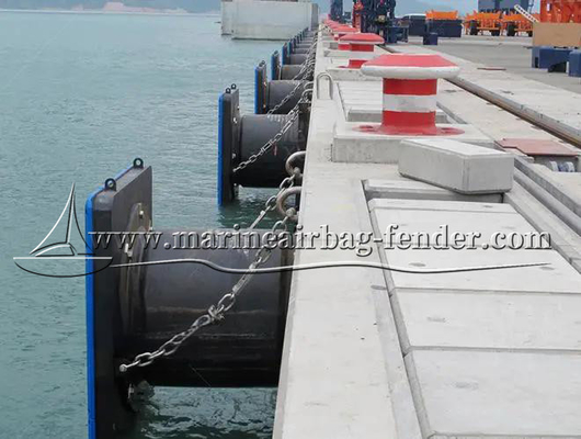 Durable Marine Dock Rubber Fenders Customized With Stainless Steel Chain